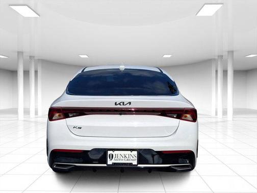 2022 Kia K5 LXS