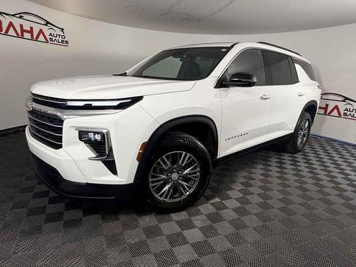 Summit White 2026 Chevrolet Traverse LT