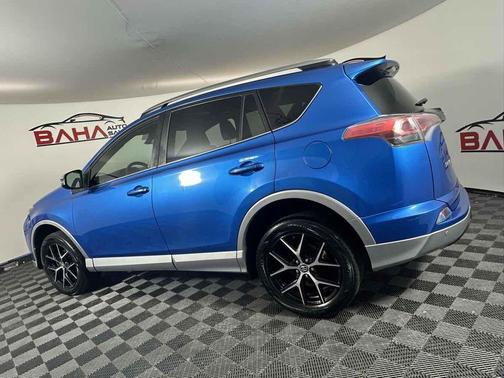 2017 Toyota RAV4 SE