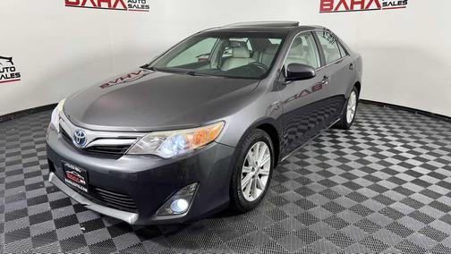 Magnetic Gray Metallic 2013 Toyota Camry Hybrid XLE