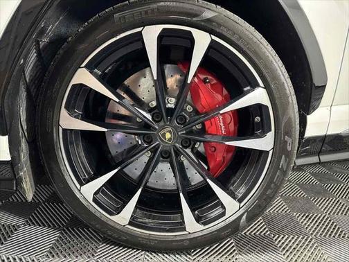 2021 Lamborghini Urus Base