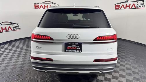 Glacier White Metallic 2021 Audi Q7 45 Premium Plus