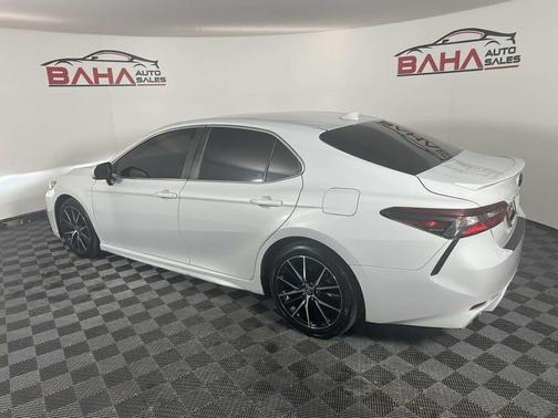 2022 Toyota Camry SE