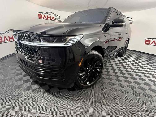 Infinite Black Metallic Clearcoat 2025 Lincoln Navigator Reserve