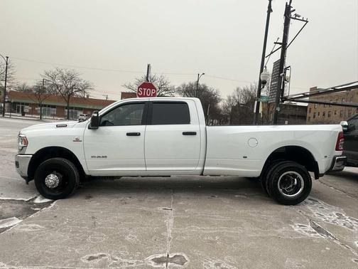 2023 RAM 3500 Big Horn Crew Cab 4x4 8' Box