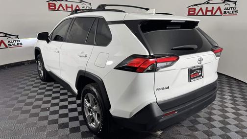 Ice Cap 2025 Toyota RAV4 XLE