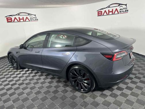 Midnight Silver Metallic 2023 Tesla Model 3 Performance