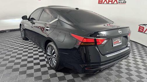 Super Black 2023 Nissan Altima 2.5 SV