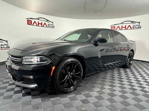 Pitch Black Clearcoat 2018 Dodge Charger SXT