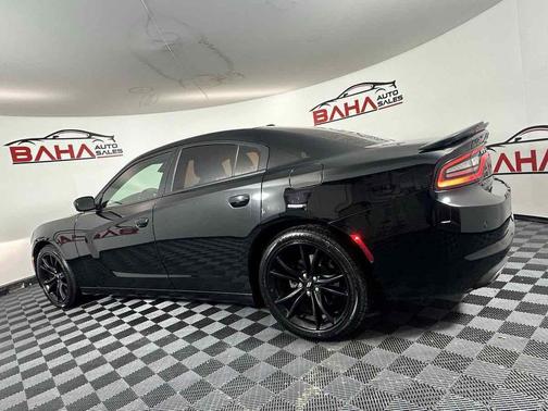 Pitch Black Clearcoat 2018 Dodge Charger SXT
