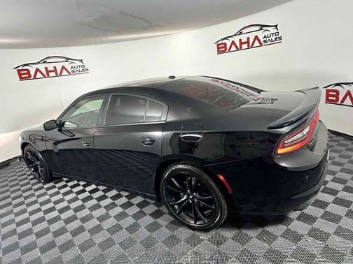 Pitch Black Clearcoat 2018 Dodge Charger SXT