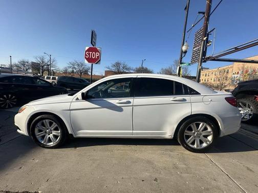 2013 Chrysler 200 Touring