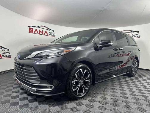 2025 Toyota Sienna Platinum 7 Passenger