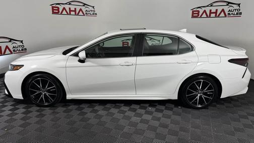 White 2022 Toyota Camry SE