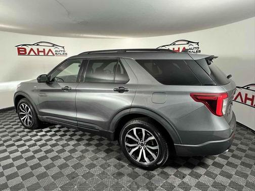 2022 Ford Explorer ST-Line