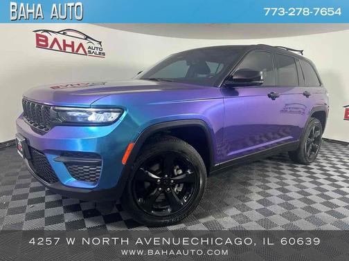 Bright White Clearcoat 2025 Jeep Grand Cherokee Altitude