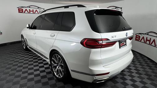Mineral White Metallic 2021 BMW X7 xDrive40i