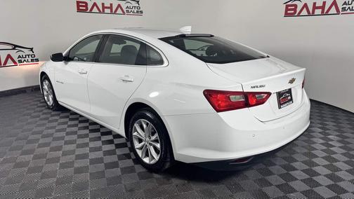 Summit White 2025 Chevrolet Malibu FWD 1LT