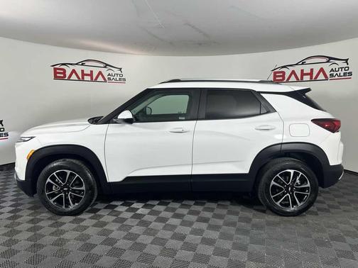 Summit White 2025 Chevrolet Trailblazer LT