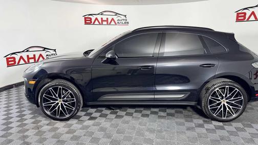 Jet Black Metallic 2023 Porsche Macan Macan