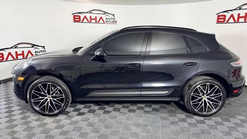 Jet Black Metallic 2023 Porsche Macan Macan