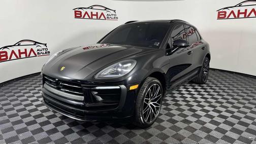 Jet Black Metallic 2023 Porsche Macan Macan