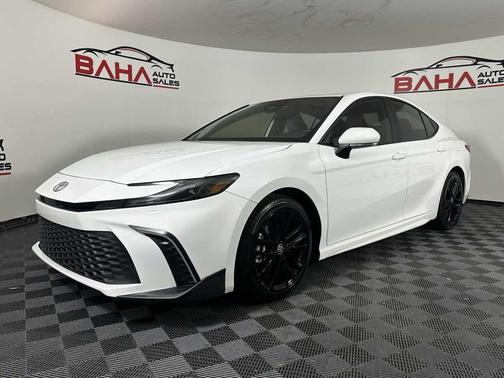 Ice Cap 2025 Toyota Camry SE