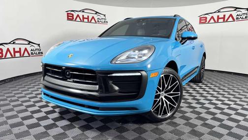 Miami Blue 2023 Porsche Macan Macan