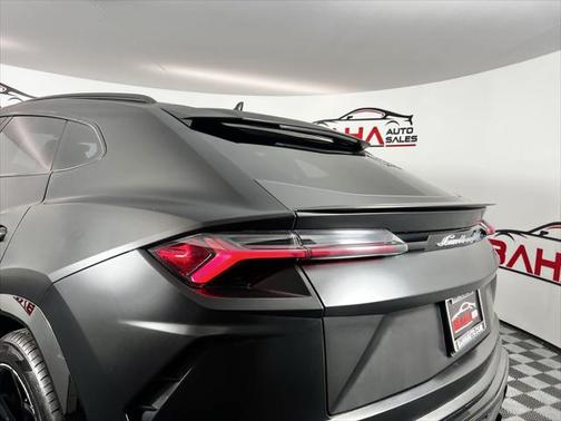 2020 Lamborghini Urus Base