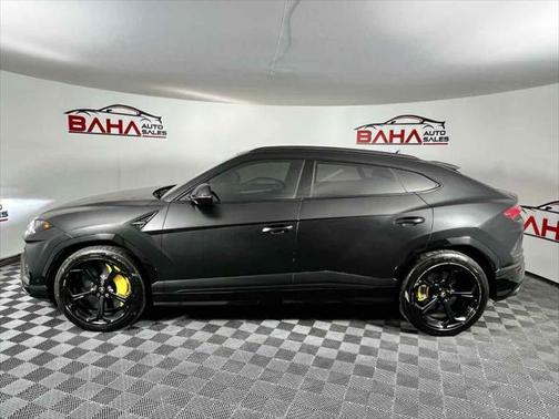 2020 Lamborghini Urus Base