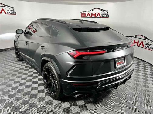 2020 Lamborghini Urus Base