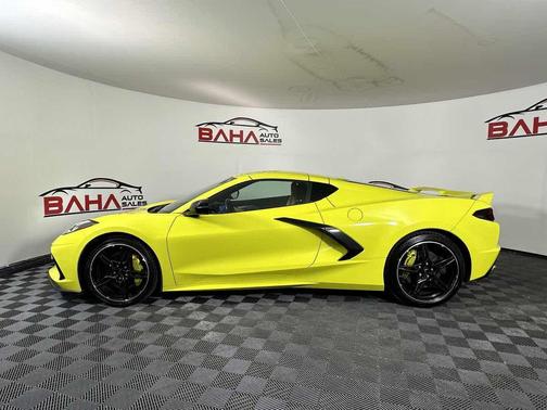 Accelerate Yellow Metallic 2022 Chevrolet Corvette Stingray w/2LT