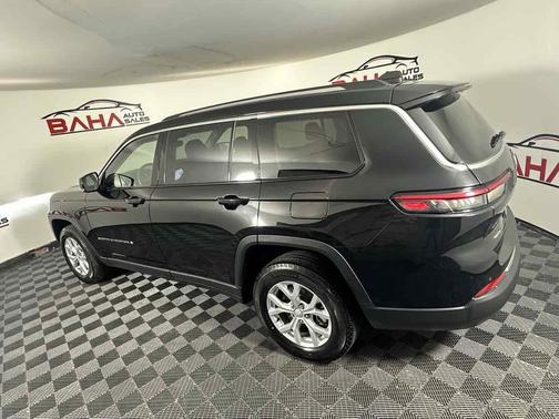 Diamond Black Crystal Pearlcoat 2023 Jeep Grand Cherokee L Limited