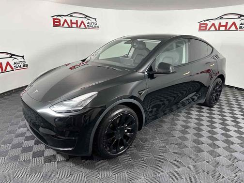 2022 Tesla Model Y Long Range Dual Motor All-Wheel Drive