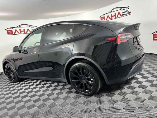 2022 Tesla Model Y Long Range Dual Motor All-Wheel Drive