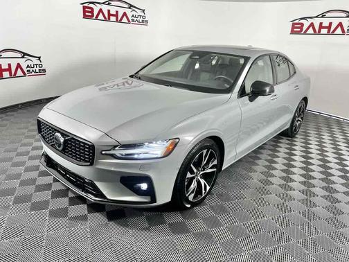 2025 Volvo S60 B5 Plus