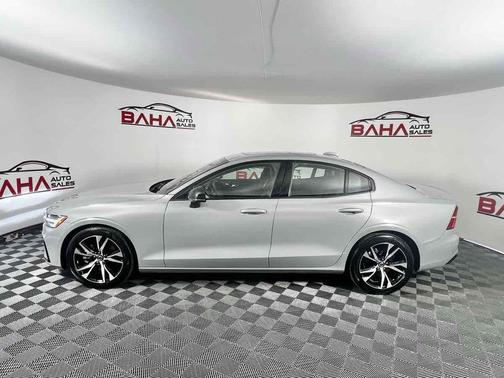 2025 Volvo S60 B5 Plus