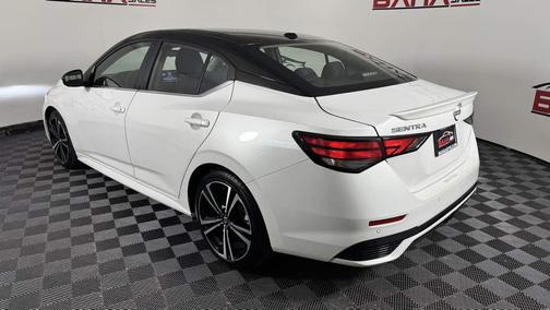 Aspen White Tricoat/Super Black 2024 Nissan Sentra SR