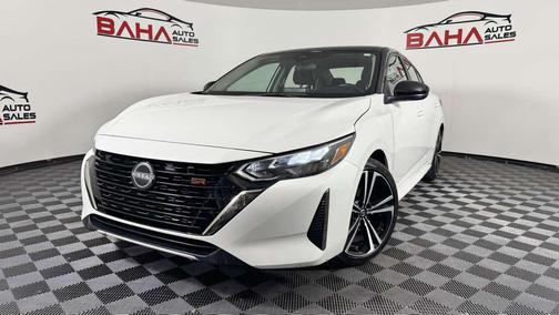 Aspen White Tricoat/Super Black 2024 Nissan Sentra SR