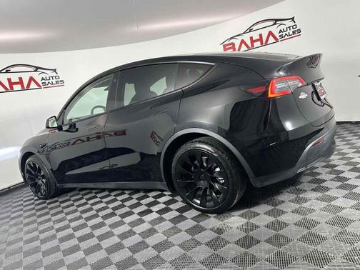 2022 Tesla Model Y Long Range Dual Motor All-Wheel Drive