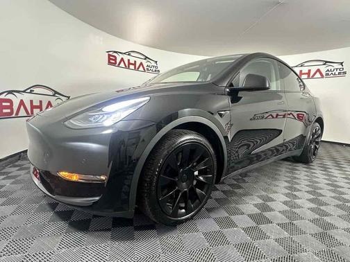 2022 Tesla Model Y Long Range Dual Motor All-Wheel Drive