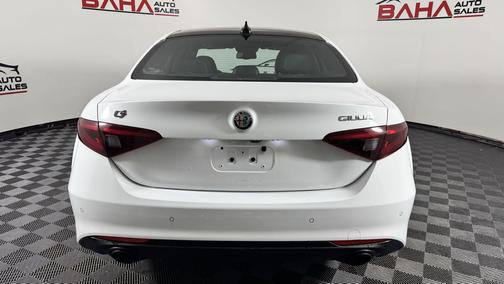 Alfa White 2022 Alfa Romeo Giulia Ti