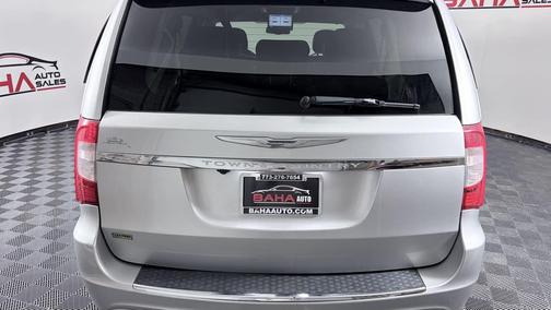 Bright Silver Metallic 2012 Chrysler Town & Country Touring