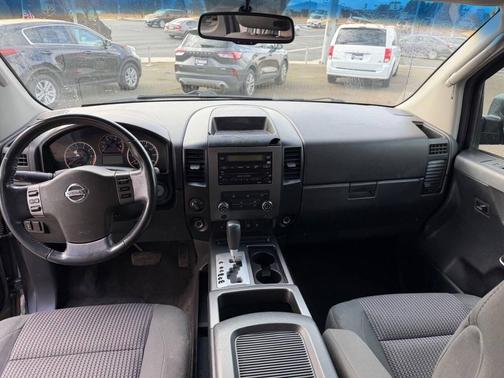 2010 Nissan Titan SE