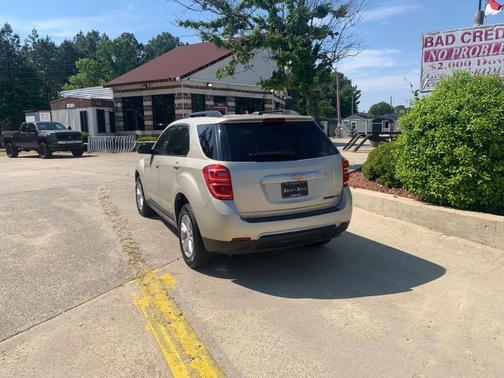 Gold 2016 Chevrolet Equinox LT