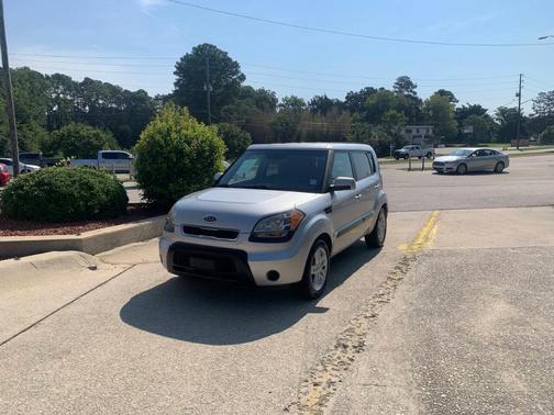 Silver 2011 Kia Soul +