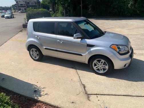 Silver 2011 Kia Soul +