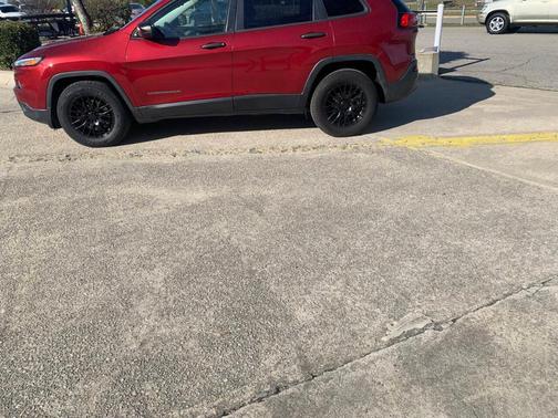 2015 Jeep Cherokee Sport