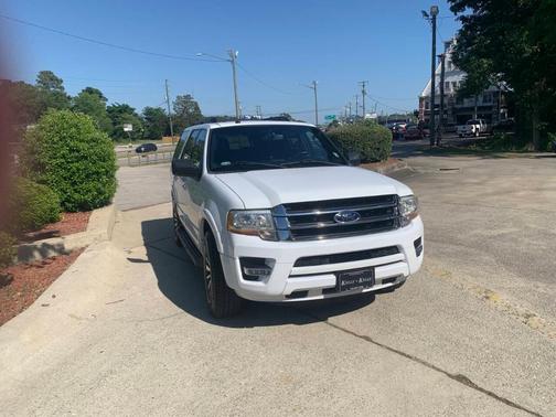 White 2017 Ford Expedition XLT