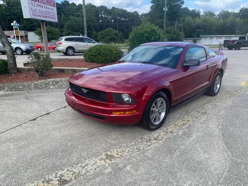2005 Ford Mustang Deluxe